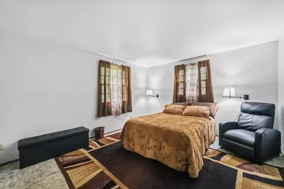 2517 W Chestnut Rd, Mequon, WI 53092 - Photo 27