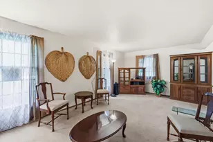 2517 W Chestnut Rd, Mequon, WI 53092 - Photo 5