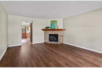 2020  Woodburn Rd #A, Waukesha, WI 53188 - Photo 5
