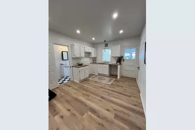 128 E Lloyd St, Milwaukee, WI 53212 - Photo 9