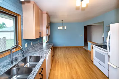 7219 W Crawford Ave, Milwaukee, WI 53220 - Photo 9