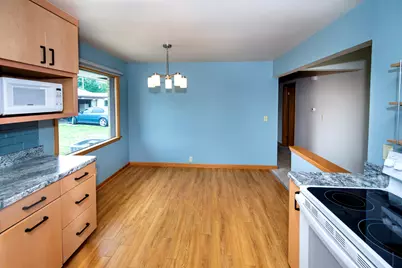 7219 W Crawford Ave, Milwaukee, WI 53220 - Photo 15