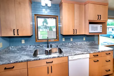 7219 W Crawford Ave, Milwaukee, WI 53220 - Photo 13