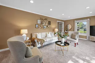 12556 N La Belle Ct, Mequon, WI 53092 - Photo 17