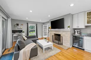 12556 N La Belle Ct, Mequon, WI 53092 - Photo 3