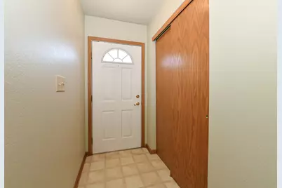 3016  Meyer Ct #6, Racine, WI 53406 - Photo 13
