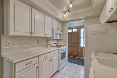 11624 W Bluemound Rd, Wauwatosa, WI 53226 - Photo 7
