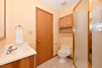 14335 W Meadowshire Ct, New Berlin, WI 53151 - Photo 23