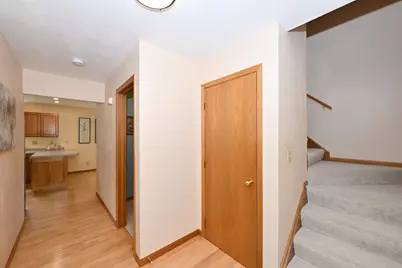 14335 W Meadowshire Ct, New Berlin, WI 53151 - Photo 9