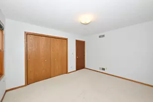 14335 W Meadowshire Ct, New Berlin, WI 53151 - Photo 35