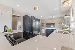 2800 N Hartung Ave, Milwaukee, WI 53210 - Photo 11