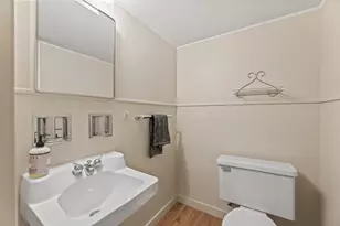 2800 N Hartung Ave, Milwaukee, WI 53210 - Photo 33