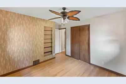 2800 N Hartung Ave, Milwaukee, WI 53210 - Photo 25