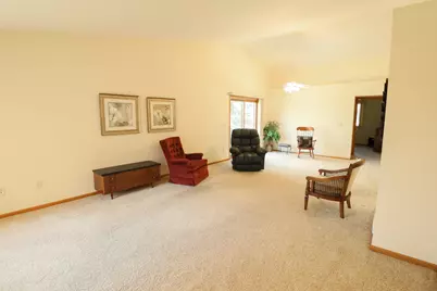 301  Crestwood Ln, Onalaska, WI 54650 - Photo 5