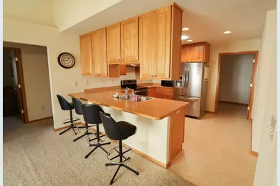 301  Crestwood Ln, Onalaska, WI 54650 - Photo 7