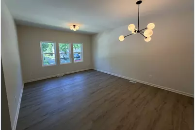 2344 N Dr William Finlayson St, Milwaukee, WI 53212 - Photo 5