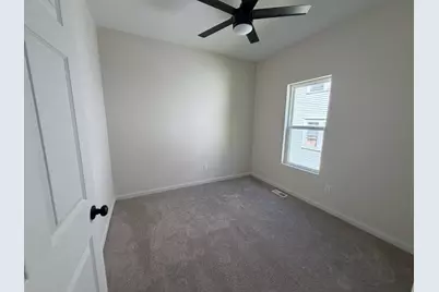 2344 N Dr William Finlayson St, Milwaukee, WI 53212 - Photo 11