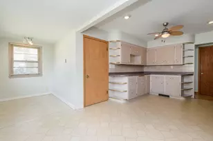 10160 W Montana Ave, West Allis, WI 53227 - Photo 9