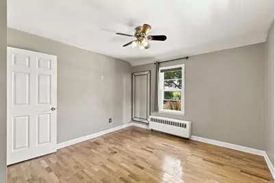 4858 N Iroquois Ave, Glendale, WI 53217 - Photo 9