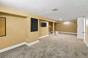 4858 N Iroquois Ave, Glendale, WI 53217 - Photo 31