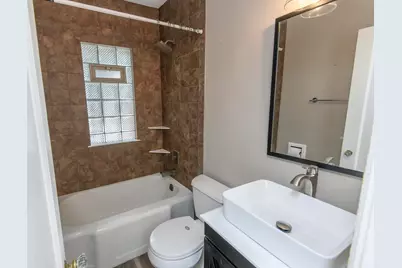 1124 S 90th St, West Allis, WI 53214 - Photo 9