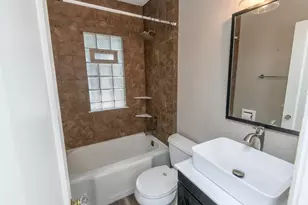 1124 S 90th St, West Allis, WI 53214 - Photo 9