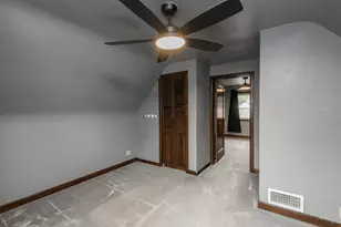 1124 S 90th St, West Allis, WI 53214 - Photo 11