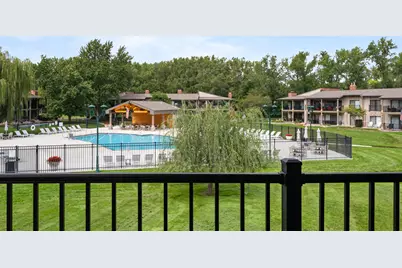 31  Abbey Villa Cir #31D, Fontana, WI 53125 - Photo 29