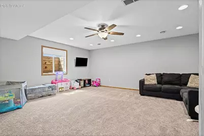 1906  Crooked Ave, Holmen, WI 54636 - Photo 17