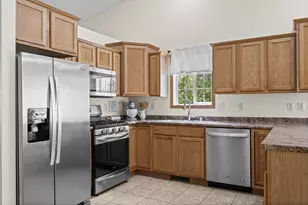 1906 Crooked Ave, Holmen, WI 54636 - Photo 7