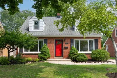534 N 105th St, Wauwatosa, WI 53226 - Photo 5