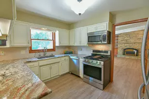 5729 Evarit Dr, Racine, WI 53406 - Photo 11