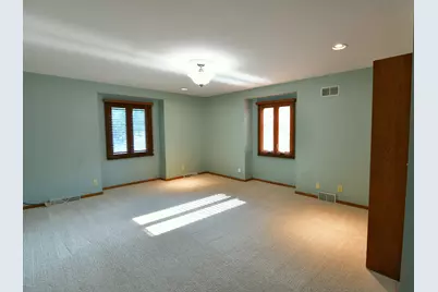 5729  Evarit Dr, Racine, WI 53406 - Photo 73
