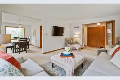 805 W Decorah Rd, West Bend, WI 53095 - Photo 7
