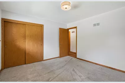 805 W Decorah Rd, West Bend, WI 53095 - Photo 17