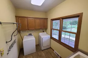 W220S3864 Crestview Dr, Waukesha, WI 53189 - Photo 29