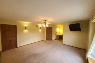 W220S3864 Crestview Dr, Waukesha, WI 53189 - Photo 9
