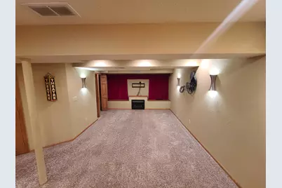 W220S3864  Crestview Dr, Waukesha, WI 53189 - Photo 7