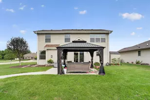 10421 Prairie Crossing Dr, Racine, WI 53126 - Photo 29