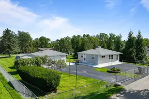 N3358 Hawthorn Rd, Geneva, WI 53147 - Photo 3