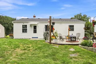 W169N8609 Sheridan Dr, Menomonee Falls, WI 53051 - Photo 15
