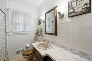 5805 W Fountain Ave, Milwaukee, WI 53223 - Photo 25