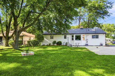 5805 W Fountain Ave, Milwaukee, WI 53223 - Photo 7