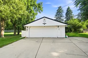 5805 W Fountain Ave, Milwaukee, WI 53223 - Photo 3