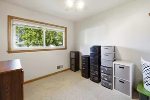 5805 W Fountain Ave, Milwaukee, WI 53223 - Photo 23