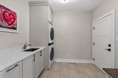 1407 W Eastbrook Dr, Mequon, WI 53092 - Photo 15