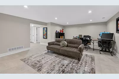 1407 W Eastbrook Dr, Mequon, WI 53092 - Photo 29