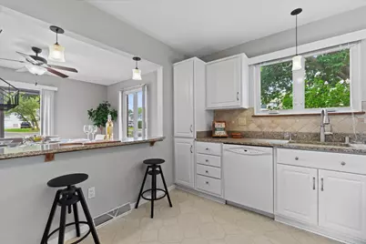 3807 W College Ave, Franklin, WI 53221 - Photo 11