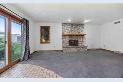 9425 W Harrison Ave, West Allis, WI 53227 - Photo 9