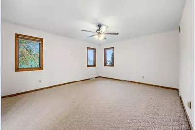 9425 W Harrison Ave, West Allis, WI 53227 - Photo 17